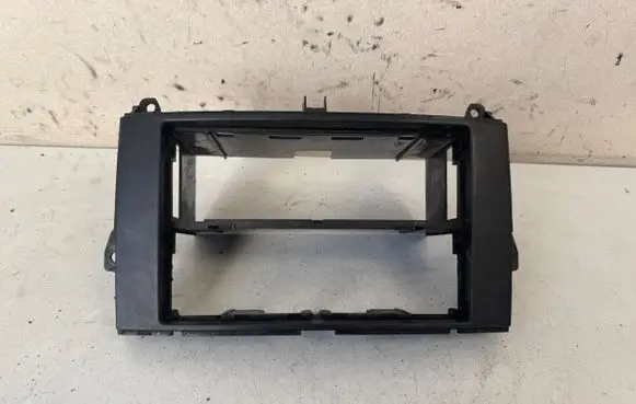 Mercedes-Benz Vito Viano W639 Radio/GPS head unit trim A6396890931