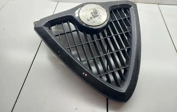 Alfa Romeo 156 Front bumper upper radiator grill 156017393