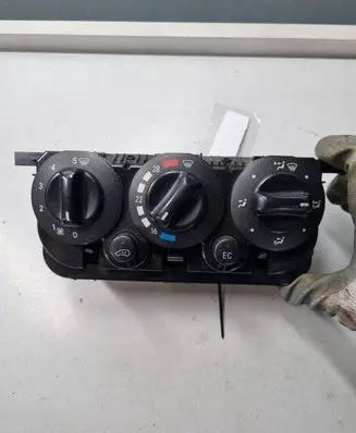 Mercedes-Benz A W168 Climate control unit 1688301285