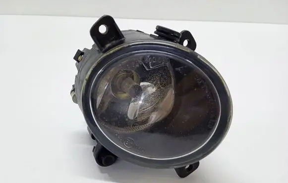 Volkswagen Golf IV Front fog light 0305060004