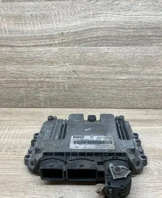 Renault Scenic II - Grand scenic II Engine control unit/module 8200310863 0281011549