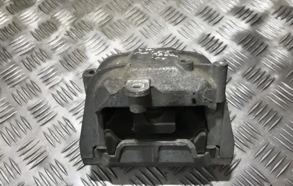Volkswagen Golf V Engine mount bracket 1k0199262at