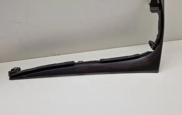 Dashboard glove box trim