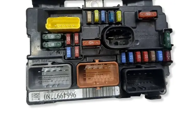 Citroen DS3 Fuse module 9664997780