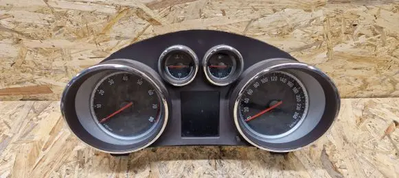 Opel Zafira C Speedometer (instrument cluster) 13374913 600775881 504913312145121