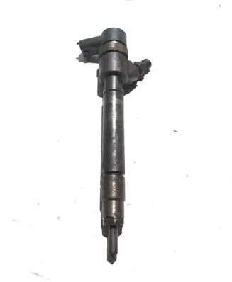 Volvo XC70 Fuel injector 30750283