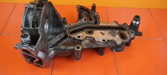 Opel Zafira C Engine oil radiator B20DTH