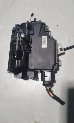 Volkswagen PASSAT B5.5 Front door lock 3B1837016CA 992620300