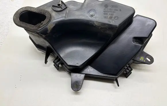 Audi A8 S8 D3 4E Other engine bay part 4E0121424B