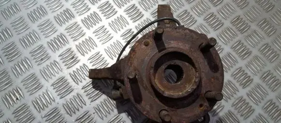 Hyundai Trajet Front wheel hub