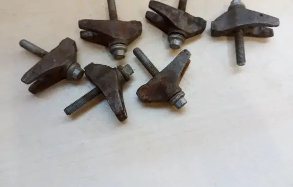 Jeep Grand Cherokee Fuel Injector clamp holder