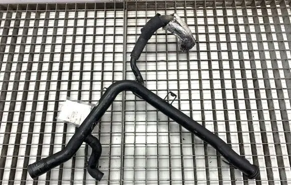 KIA Carens III Engine coolant pipe/hose 