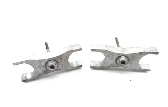 Audi A4 S4 B8 8K Fuel Injector clamp holder CJCA