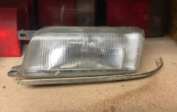 Nissan Sunny Headlight/headlamp 1424