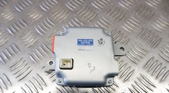 Toyota Auris E180 Battery control module 8989212010