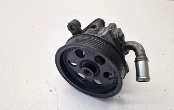 Chrysler 300 - 300C Power steering pump 04891591AA 04891657AA