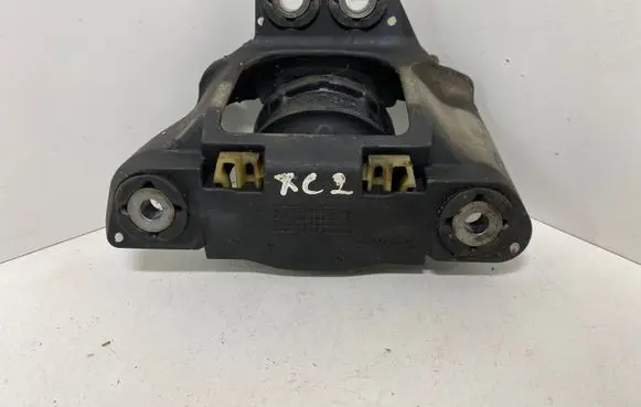 Volvo XC90 Engine mount bracket 32137496