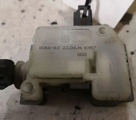 Volvo V40 Fuel tank cap lock motor 806683