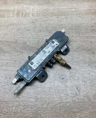 Porsche Cayenne (92A) Aerial antenna amplifier 7L5035225B