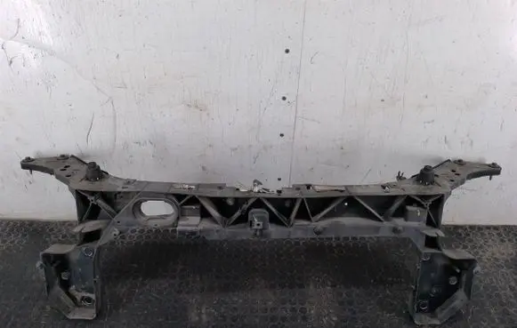 Renault Clio III Radiator support slam panel 8200290143