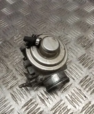 Volkswagen Golf V EGR valve 038131501E