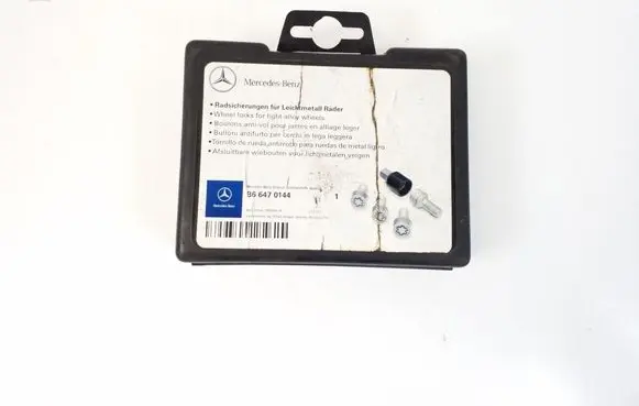 Mercedes-Benz ML W164 Nuts/bolts B66470144