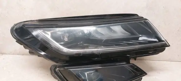Skoda Kodiaq Headlight/headlamp 566941016E 1ZX01266926 8431