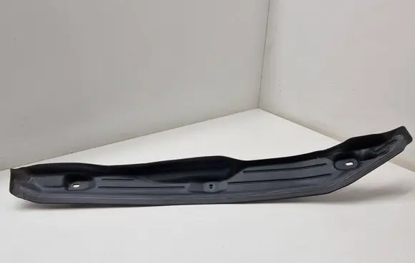 BMW 2 Active Tourer U06 Fender end trim 7952080