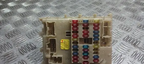 Nissan Almera N16 Fuse box cover 243505M310