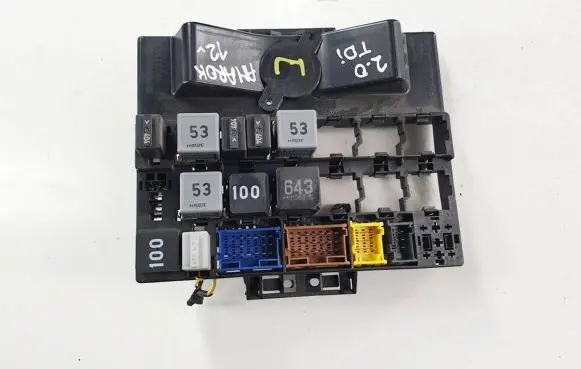 Volkswagen Amarok Fuse box set