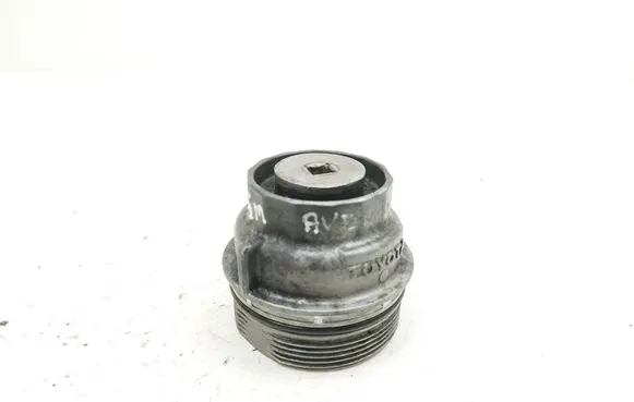Toyota Avensis T250 Oil filter cover 