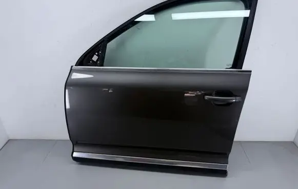 Volkswagen Touareg I Front door 7L6837729P 993456111