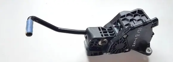 Toyota RAV 4 (XA50) Accelerator throttle pedal 7811042071 2701001080 06E09A0068