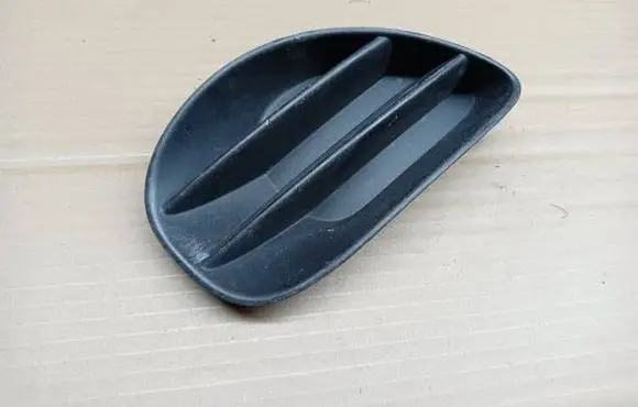 Toyota Yaris Front bumper lower grill 814810D010