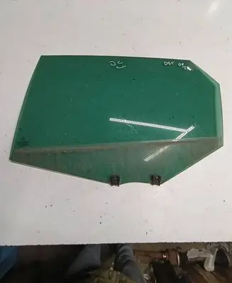 Rear door window glass