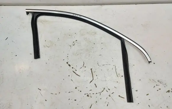 Mercedes-Benz GLA H247 Front door rubber seal A2477254200JLK01