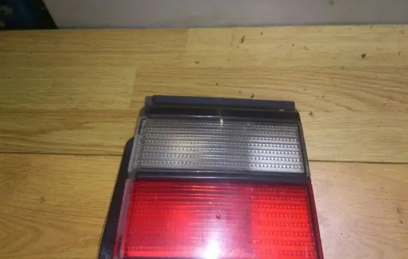 Tailgate rear/tail lights