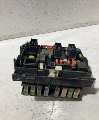 Citroen C3 Pluriel Fuse module 0411200302 0032 24310