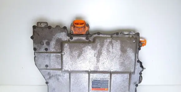 Nissan Leaf I (ZE0) Voltage converter inverter 
