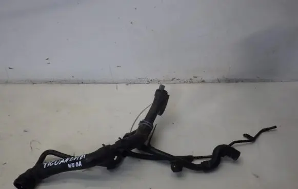 Volkswagen Tiguan Engine coolant pipe/hose 03L121131AA