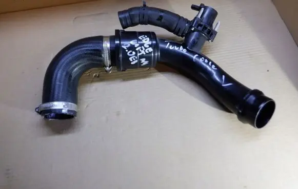 Ford Edge II Air intake hose/pipe 9U465