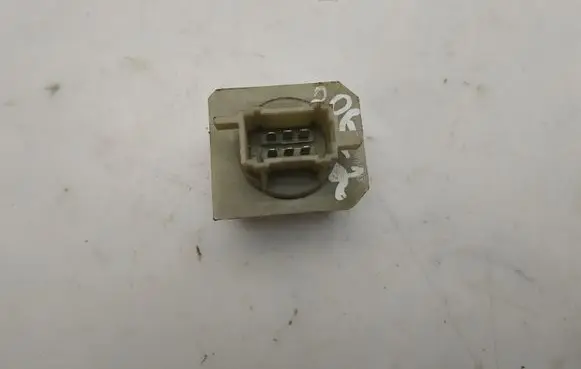 Citroen Xsara Picasso Heater blower fan relay 93381