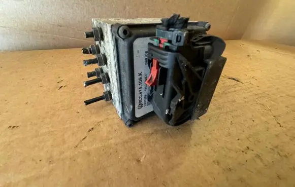 Volkswagen PASSAT B6 ABS Pump 16431608