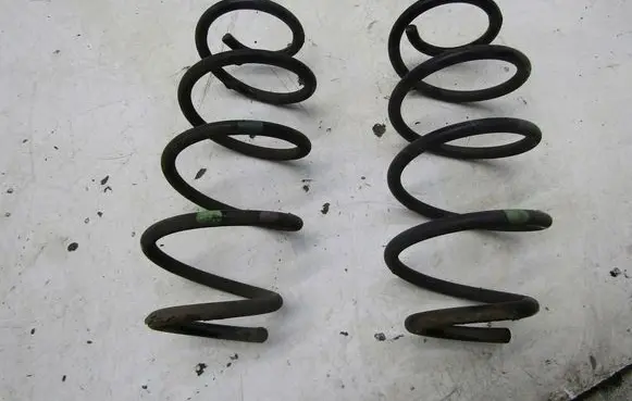 Suzuki Swift III Rear coil spring KRIS235789