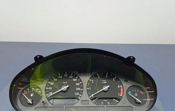 BMW 3 E30 Speedometer (instrument cluster) 8363821
