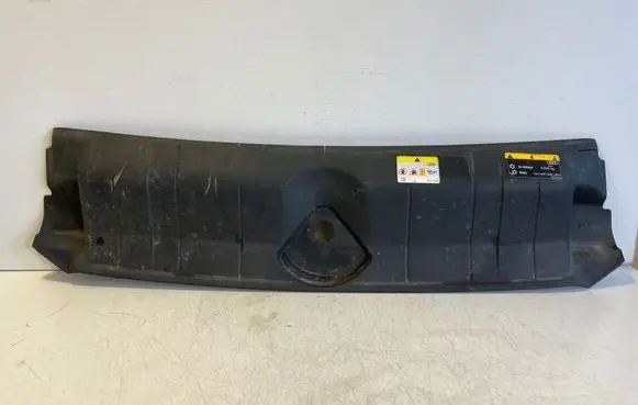 Audi A5 Engine bonnet/hood lock trim molding 8W6807081