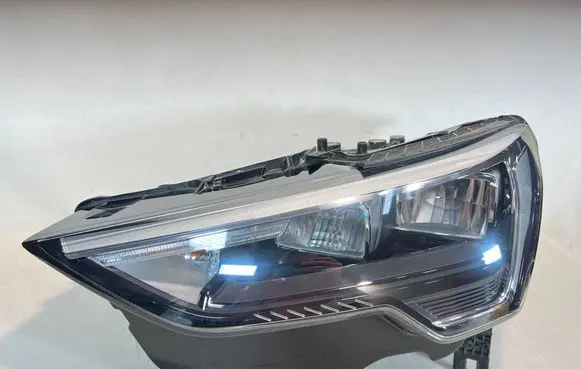 Audi Q3 F3 Headlight/headlamp 83A941011