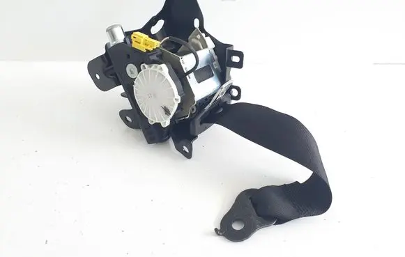 Mercedes-Benz C W204 Rear seatbelt A2046301831 33059930 PT10597