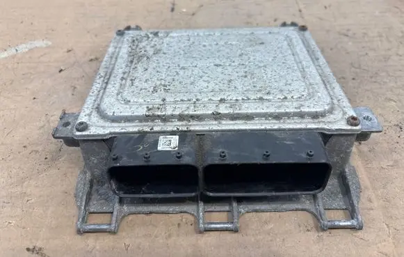 Mercedes-Benz C W204 Engine control unit/module A2669000900 A0034466040 5WK90848