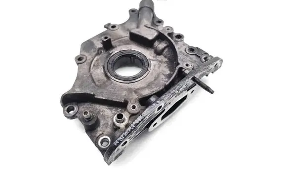 Opel Vivaro Oil pump 9656484580